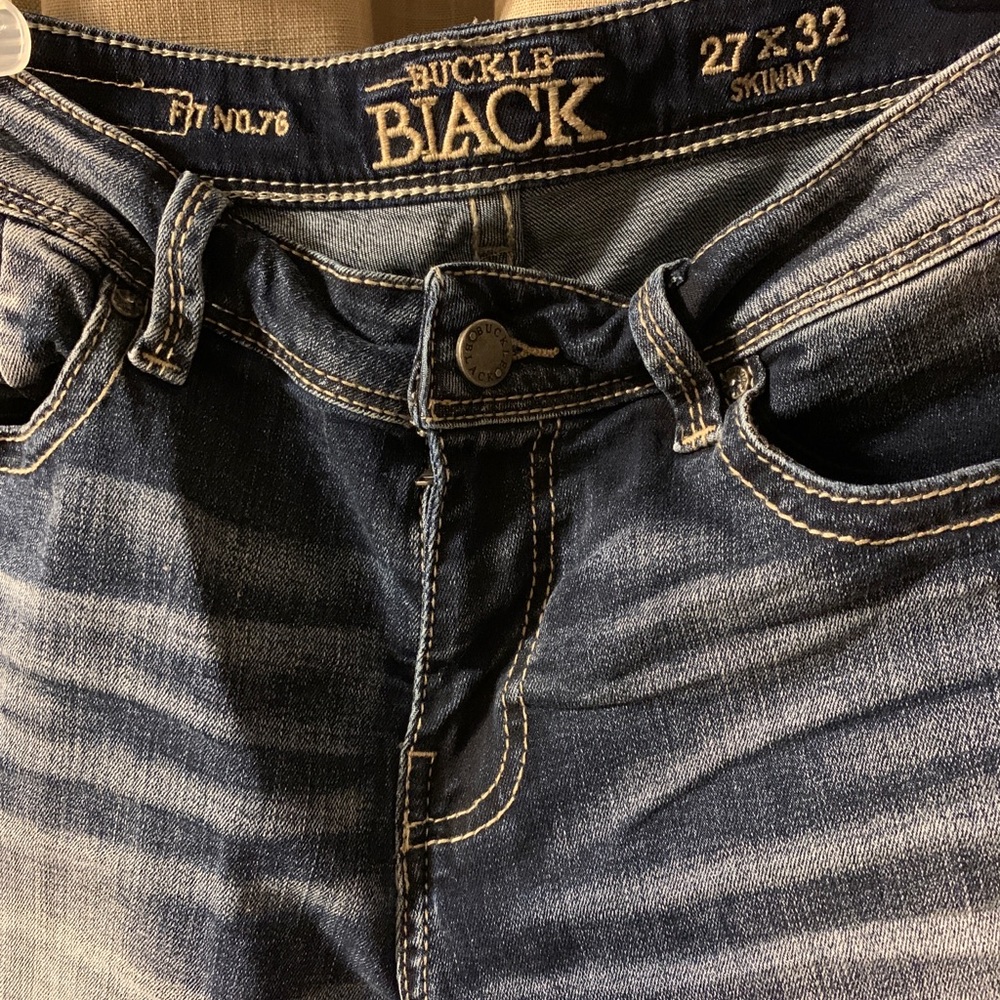 Buckle Black Skinny jeans 27x32 Fit 76